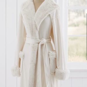 NWT Pottery Barn Shearling Faux Fur Robe